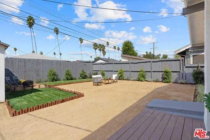 2209 West Boulevard, Los Angeles, California, United States. - Photo 7