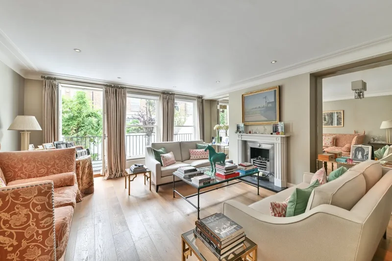 An excellent five-bedroom modern town house located south of the Kings Road with integral garage