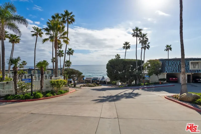 11836 Ebb Tide Lane, Malibu, California, United States. - Photo 12