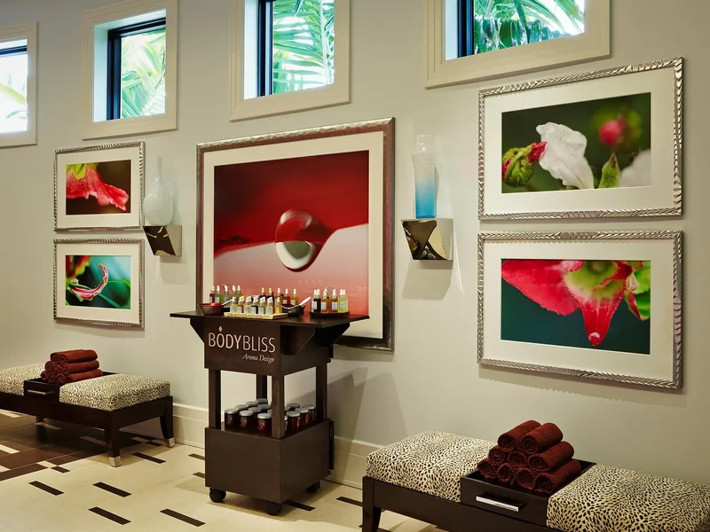 Single Family Residence in West Palm Beach
