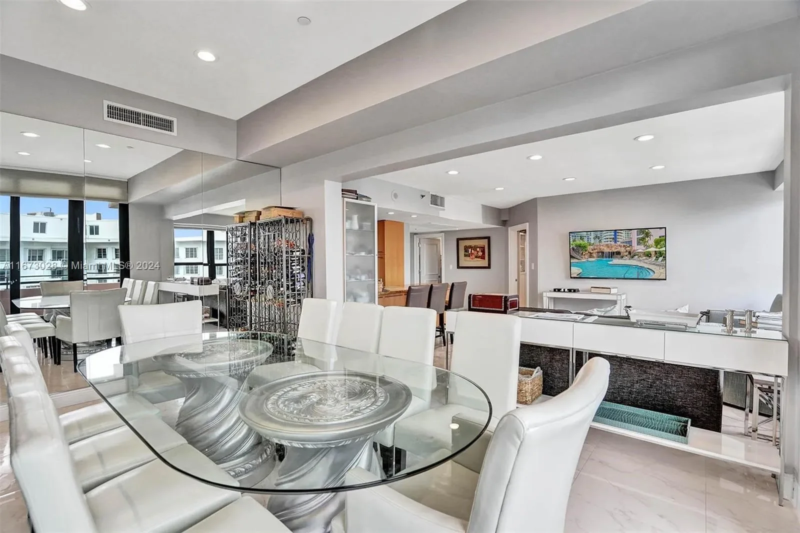 5225 Collins Ave PH7, Miami Beach, Florida, United States. - Photo 10