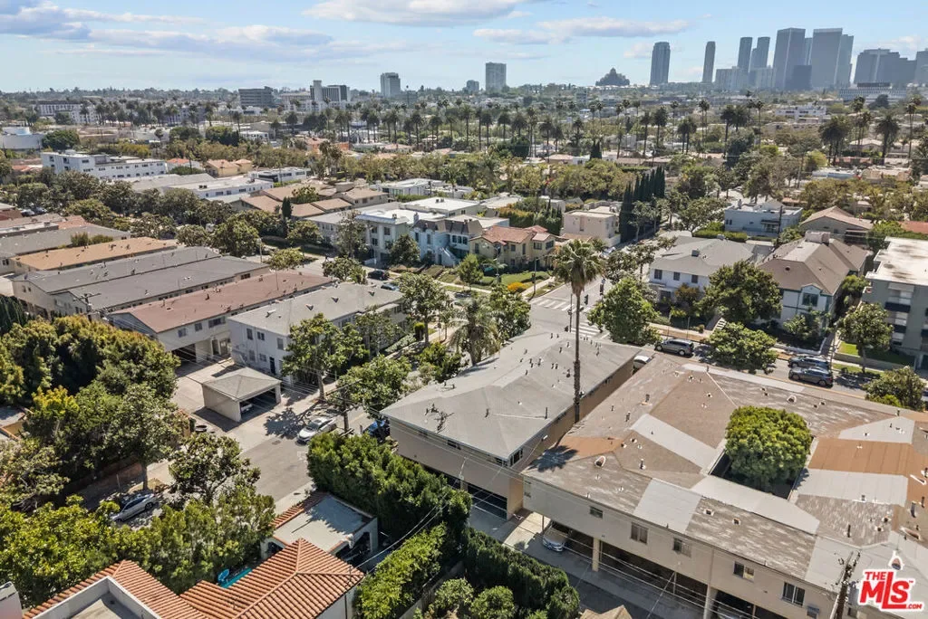 272 S Doheny Drive 1, Beverly Hills, California, United States. - Photo 35
