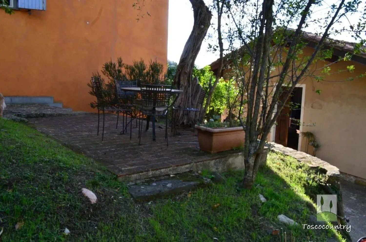 Exterior photo 10