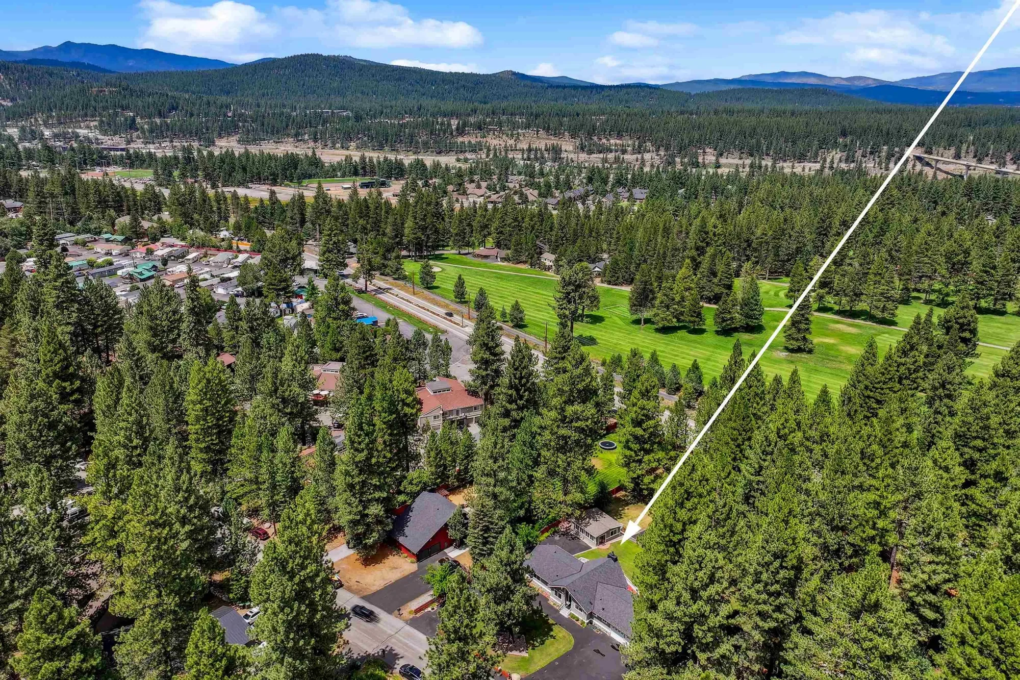 10228 Jeffery Pine Road, Truckee, California, United States. - Photo 4