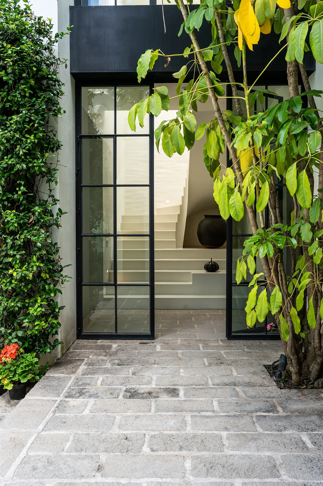 Exterior photo 7