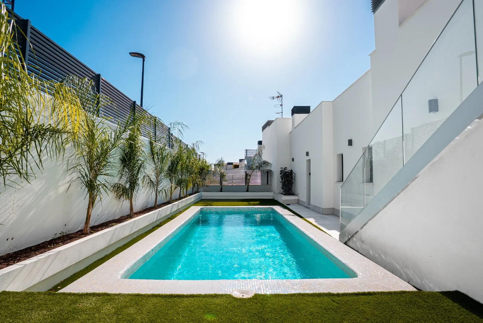 Exterior photo 2
