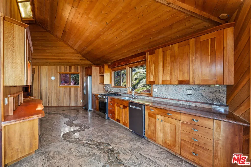 440 Mariposa Drive, Ventura, California, United States. - Photo 11