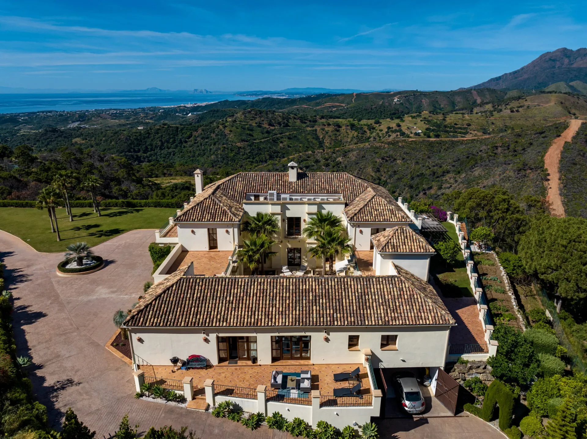 Exterior photo 10