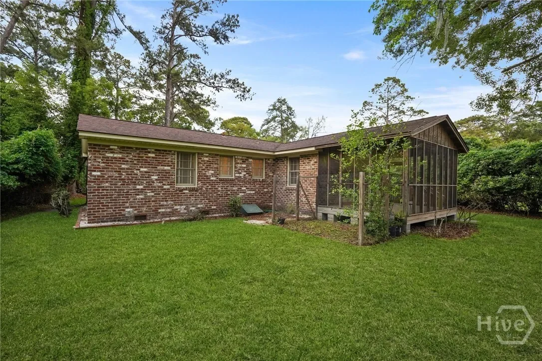 Exterior photo 9