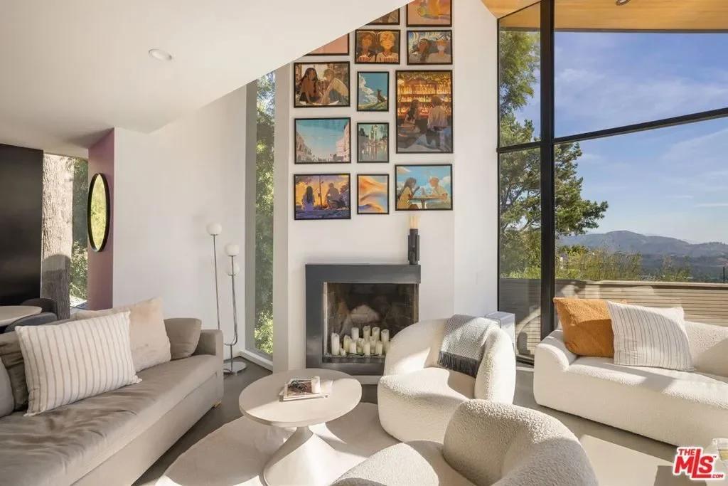 7187 Macapa Drive, Los Angeles, California, United States. - Photo 20