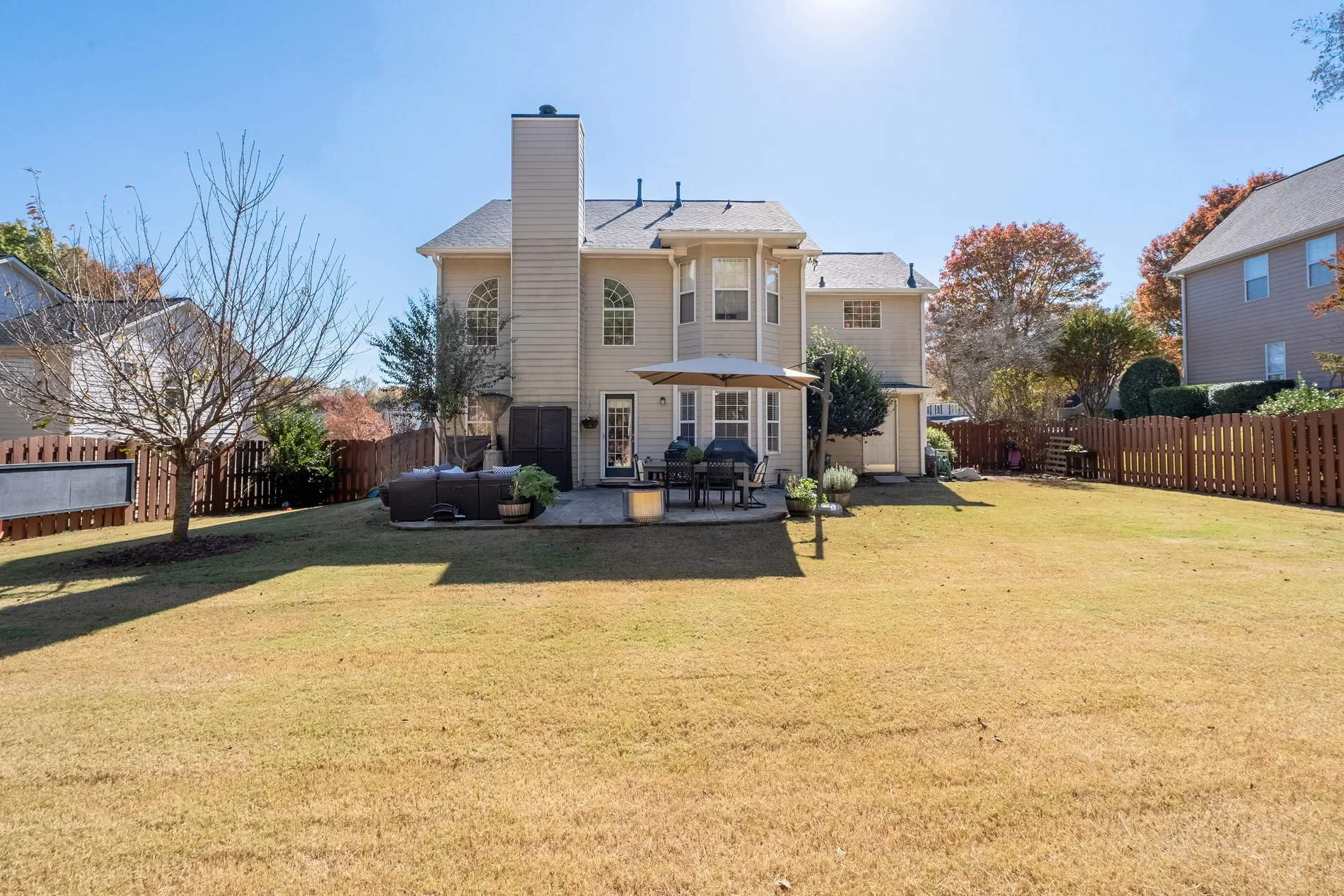 Exterior photo 5
