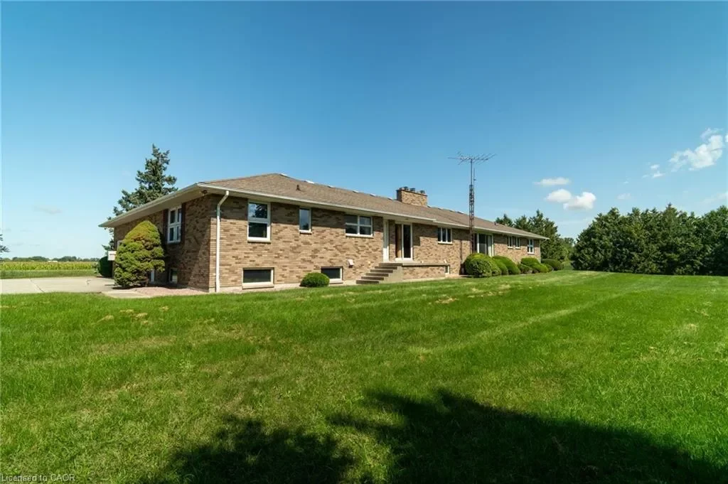 Exterior photo 8