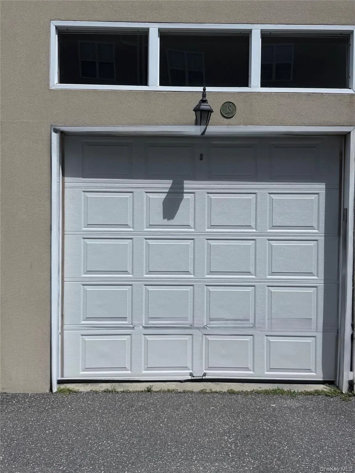 Exterior photo 1