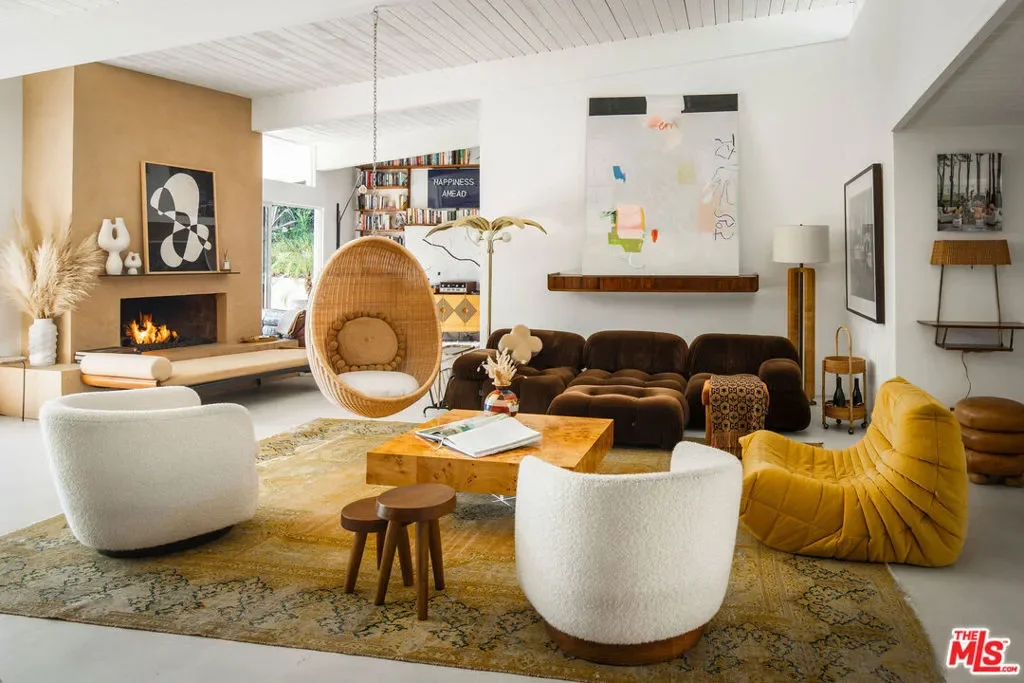 2102 Ridgemont Drive, Los Angeles, California, United States. - Photo 20