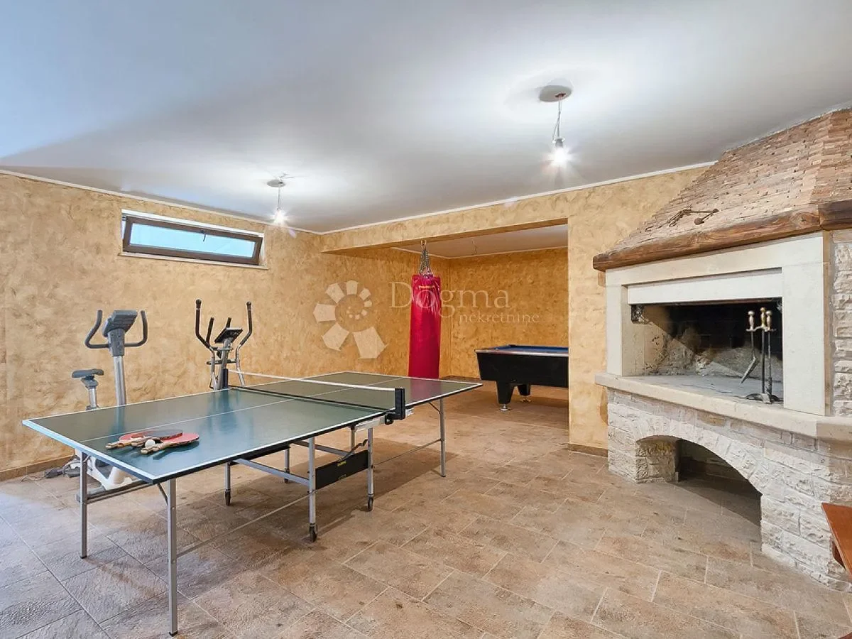 Gallery photo 8