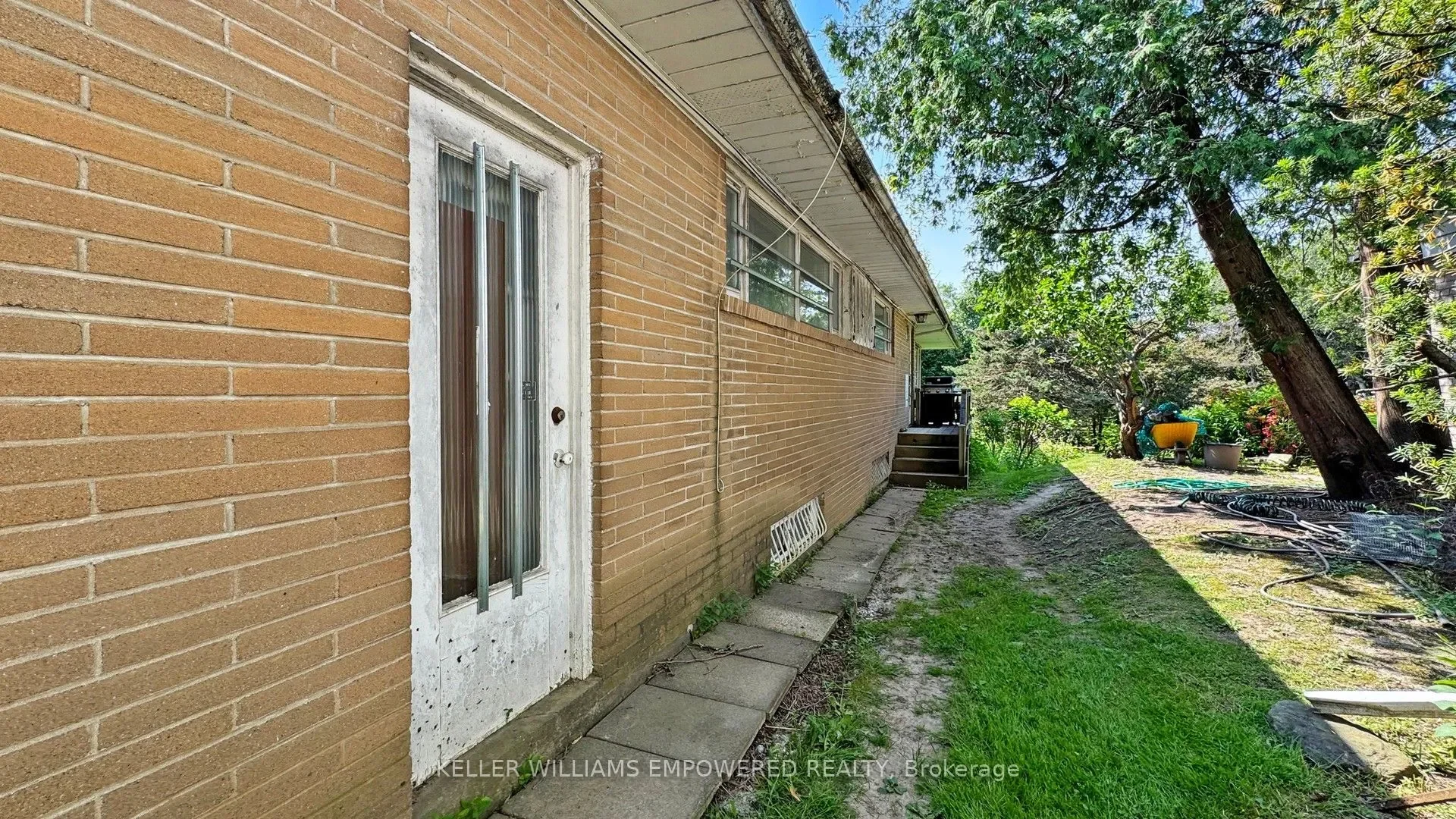 117 Arjay Crescent, Toronto, ON M2L 1C6, Toronto, Ontario, Canada. - Photo 4
