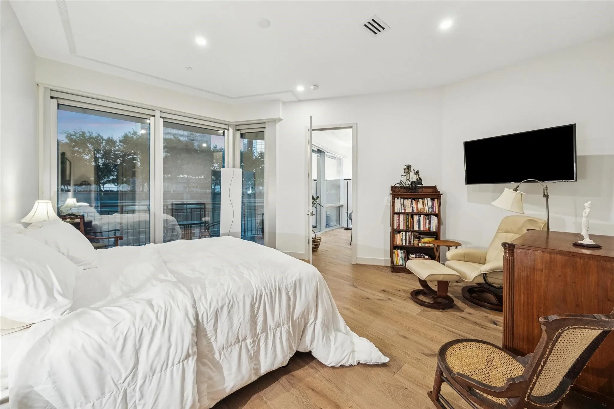 1600 Post Oak Boulevard 802, Houston, Texas, United States. - Photo 14