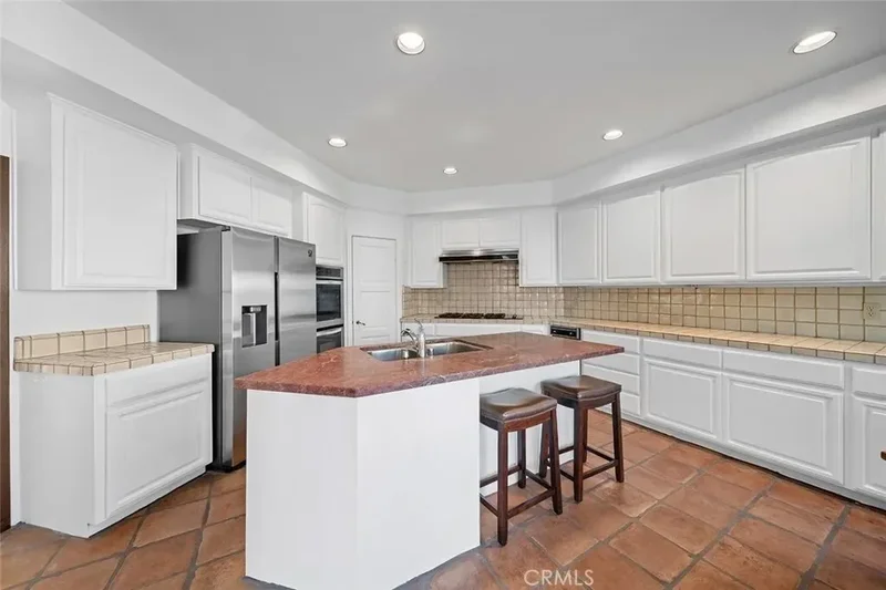 64 Emerald Bay, Laguna Beach, California, United States. - Photo 26