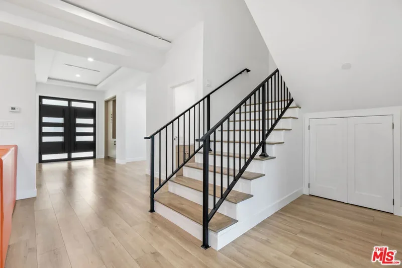 5152 Etiwanda Avenue, Los Angeles, California, United States. - Photo 16