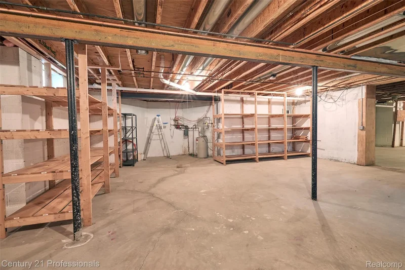 303 E Snell Road, Rochester, MI 48306, Rochester, Michigan, United States. - Photo 39