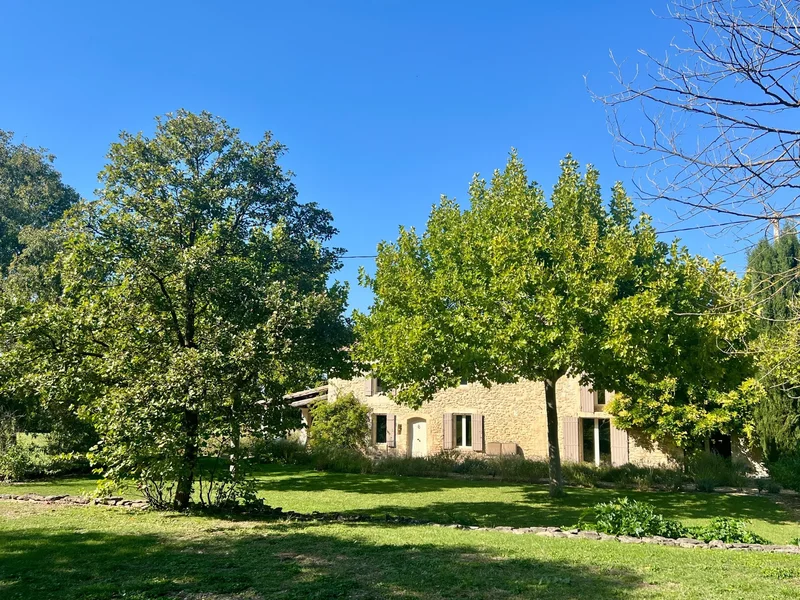 Stone Farmhouse Located 5 Minutes From The Center Of Saint Rémy De Provence