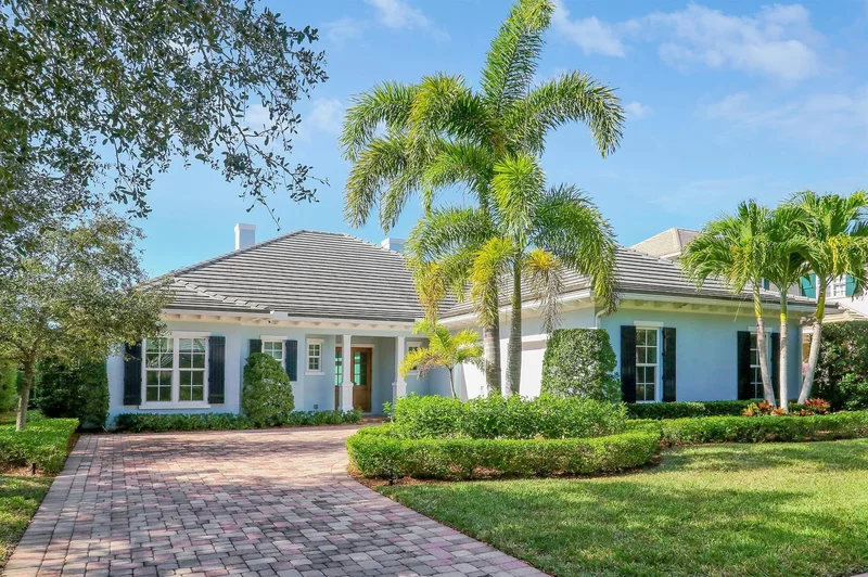 Single Family Residence in Indian River Shores