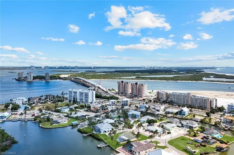 8552 Lagoon RD, Fort Myers Beach, Florida, United States. - Photo 32