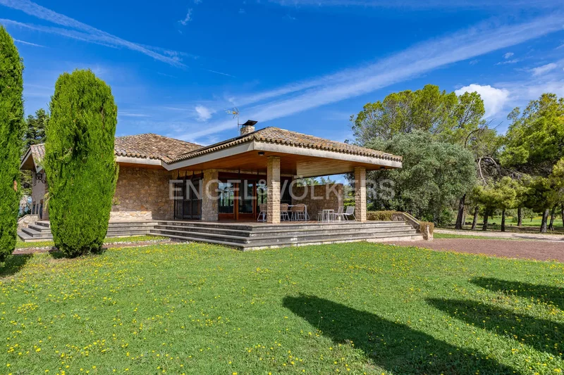 Camí de Juncadella, Finca El Racó, Santpedor, Catalonia, Spain. - Photo 11