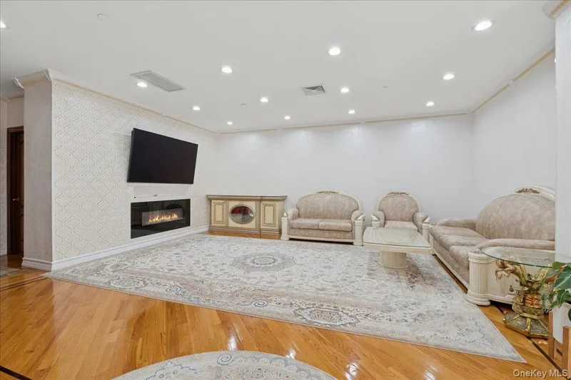 99-31 66 Avenue, New York, New York, United States. - Photo 17