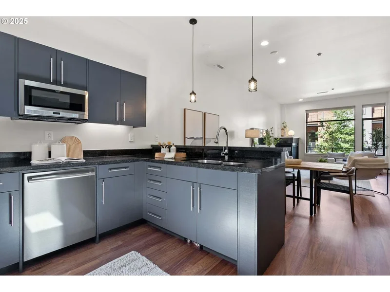 1688 NW Riverscape St, Portland, OR 97209, Portland, Oregon, United States. - Photo 10