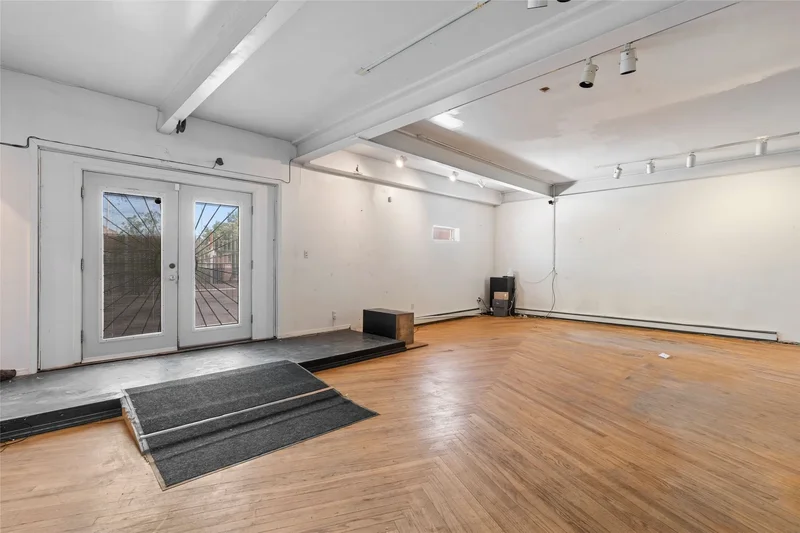 1700 Nw Mountain Road , Albuquerque, NM 87104, Albuquerque, New Mexico, United States. - Photo 7