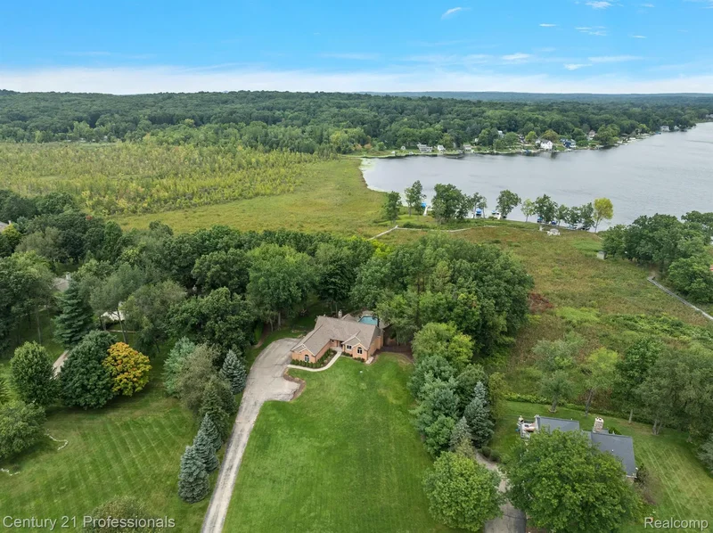 12120 SHAFFER RD , Davisburg, MI 48350, SPRINGFLD Township, Michigan, United States. - Photo 2