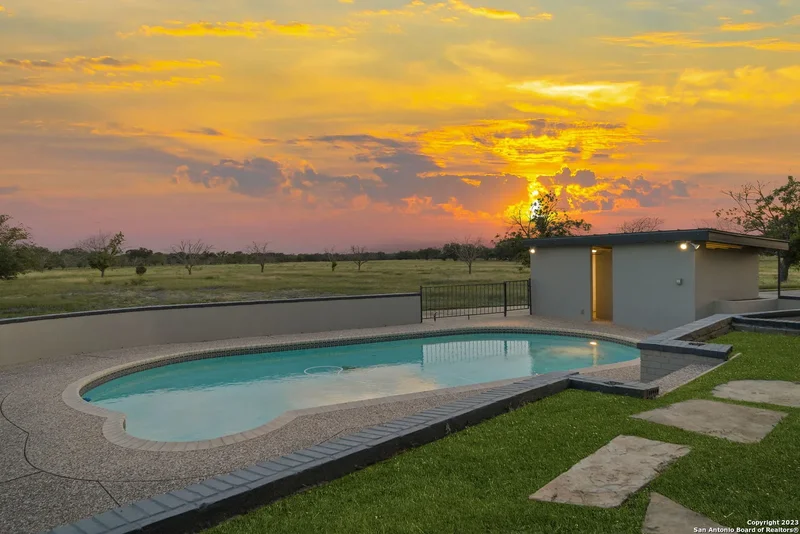 202 County Road 450, Hondo, TX 78861, Hondo, Texas, United States. - Photo 64