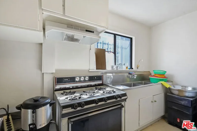 317 W Palmer Avenue, Glendale, California, United States. - Photo 26