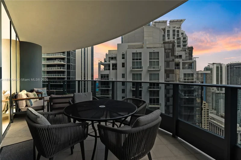 1000 Brickell Plz 3401, Miami, Florida, United States. - Photo 20
