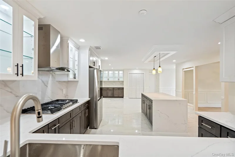 2 Heiko Court, Northport, New York, United States. - Photo 13