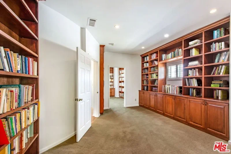 4521 Don Timoteo Drive, Los Angeles, California, United States. - Photo 63
