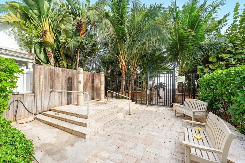 3203 Dover Rd, Hillsboro Beach, Florida, United States. - Photo 33