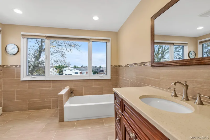 2884 Bay Drive, Merrick, New York, United States. - Photo 4