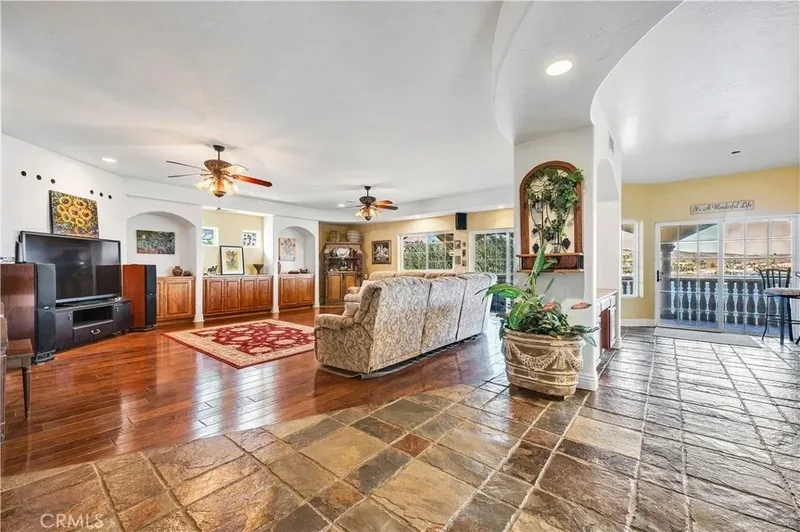 21990 Village Way, Canyon Lake, California, United States. - Photo 19