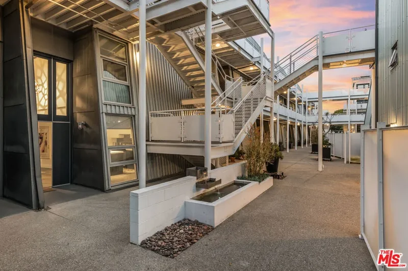 615 Hampton Drive A102, Los Angeles, California, United States. - Photo 34