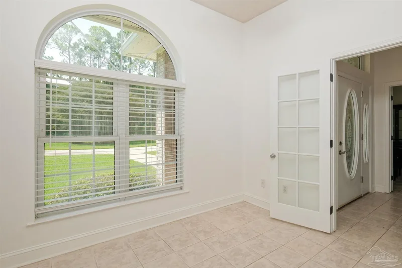 5450 N Shore Rd, Pensacola, FL 32507, Pensacola, Florida, United States. - Photo 25