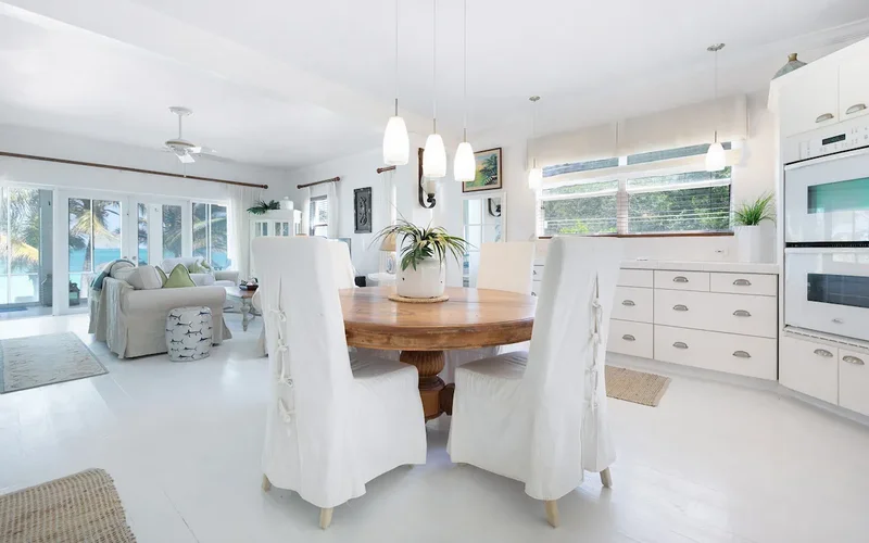 Waterfront Cottage, Russell Island, Eleuthera - MLS 61908