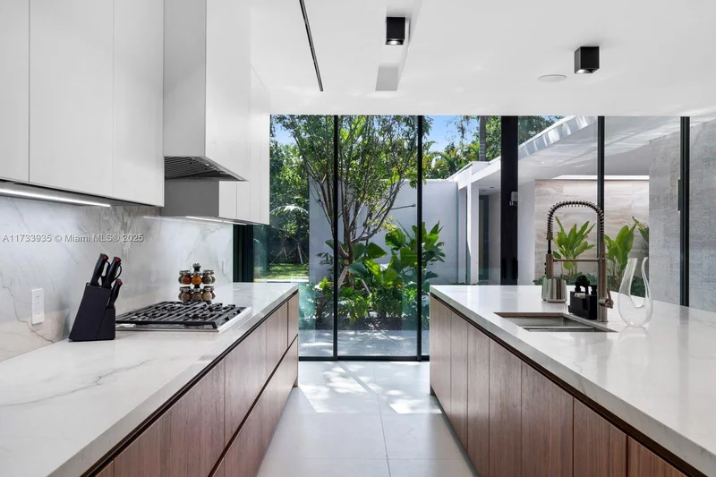 4040 Kiaora St, Miami, Florida, United States. - Photo 41