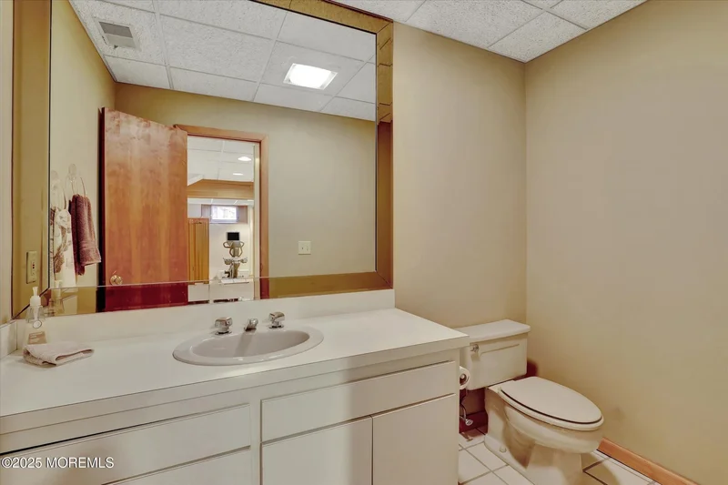 17 Emerald Drive, Marlboro Township, New Jersey, United States. - Photo 48