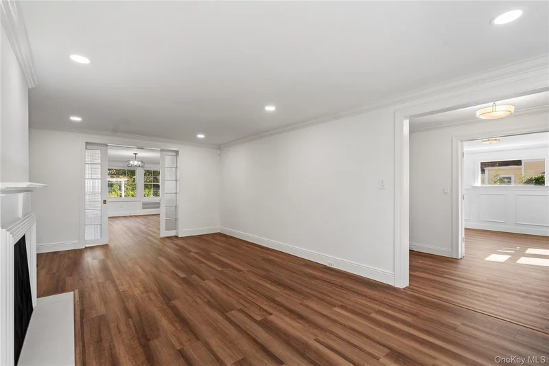 99 Warner Avenue, Roslyn Heights, NY 11577, Albertson, New York, United States. - Photo 9