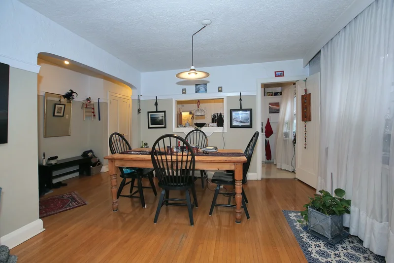 147 Highbourne Rd, Toronto, ON M5P 2J8, Toronto, Ontario, Canada. - Photo 4