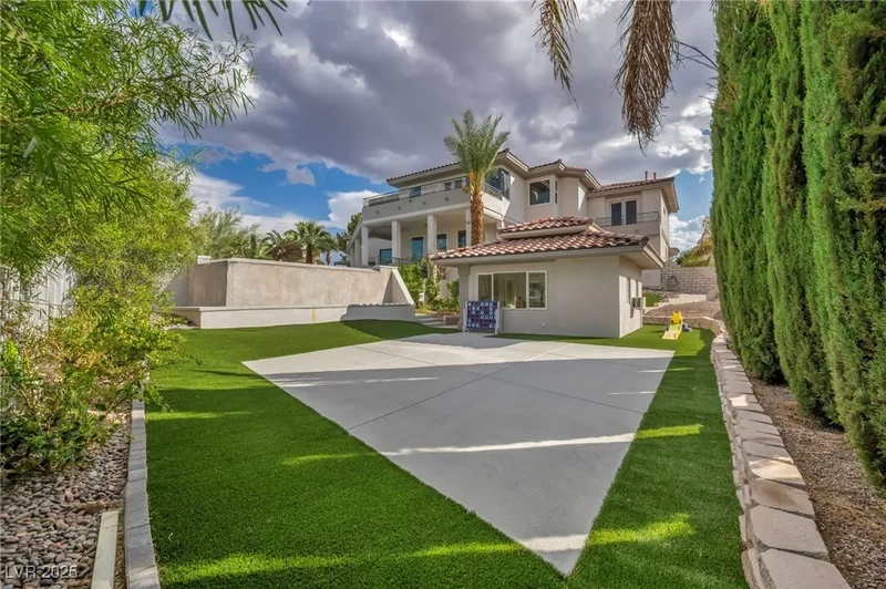 2058 Troon Drive, Henderson, Nevada, United States. - Photo 61