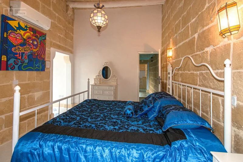 GRB1108 Renovated Traditional Farmhouse with Character and Pool