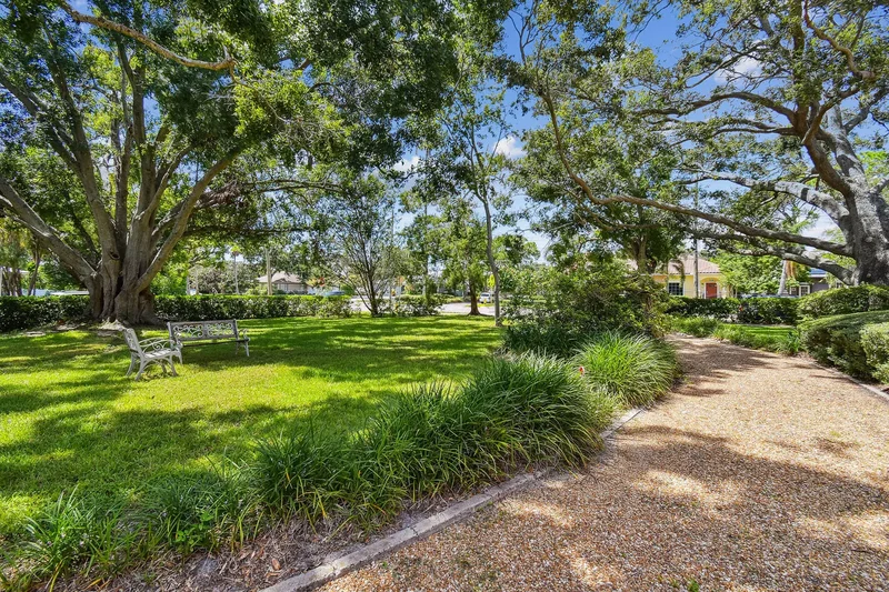 100 72nd Street S, St Petersburg, FL 33707, St. Petersburg, Florida, United States. - Photo 15